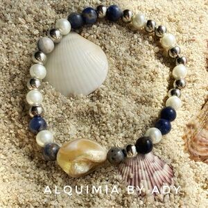 GEMSTONE Beaded Bracelet with BIWA PEARL AND LAPIS